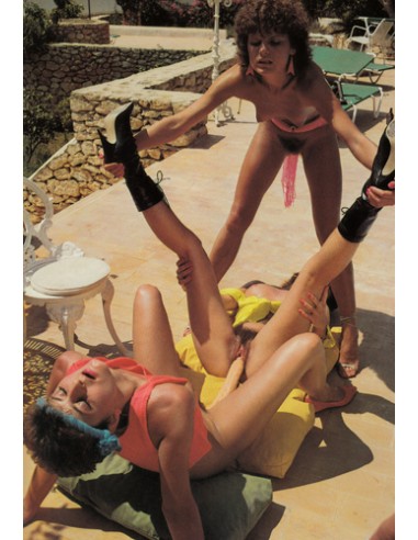 Lesbian love 16 - Presented in new condition - Original CCC Print